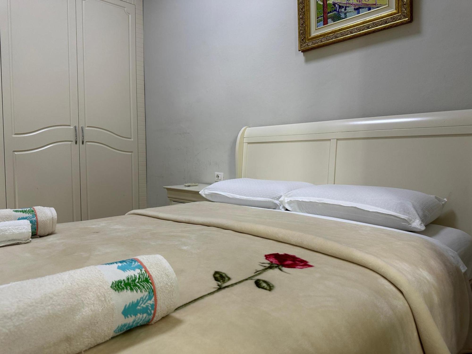 Kelly'S Cozy Hideaway - Central Tirana Exterior foto
